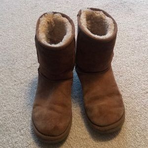 Chestnut uggs